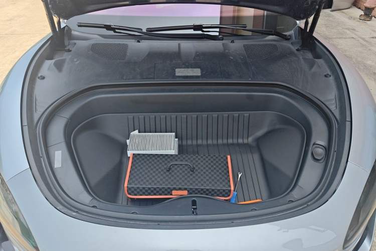 Used Xiaomi Auto SU7 2024 Four-Wheel Drive Ultra-Long Range Advanced Intelligent Driving Max Edition Engine Bay