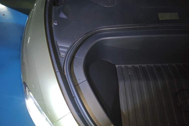 Used Xiaomi Auto SU7 2024 Four-Wheel Drive Ultra-Long Range Advanced Intelligent Driving Max Edition Engine Bay Right