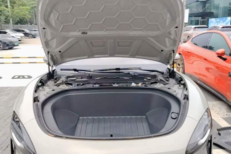 Used Xiaomi Auto SU7 2024 Rear-Drive Long-Range Intelligent Driving Version Engine Bay