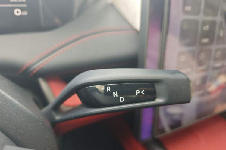 Used Xiaomi Auto SU7 2024 Four-Wheel Drive Ultra-Long Range Advanced Intelligent Driving Max Edition Gear Lever