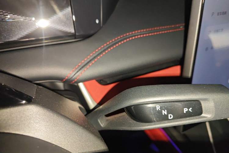Used Xiaomi Auto SU7 2024 Four-Wheel Drive Ultra-Long Range Advanced Intelligent Driving Max Edition Gear Lever