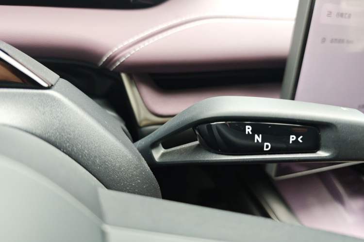 Used Xiaomi Auto SU7 2024 Four-Wheel Drive Ultra-Long Range Advanced Intelligent Driving Max Edition Gear Lever