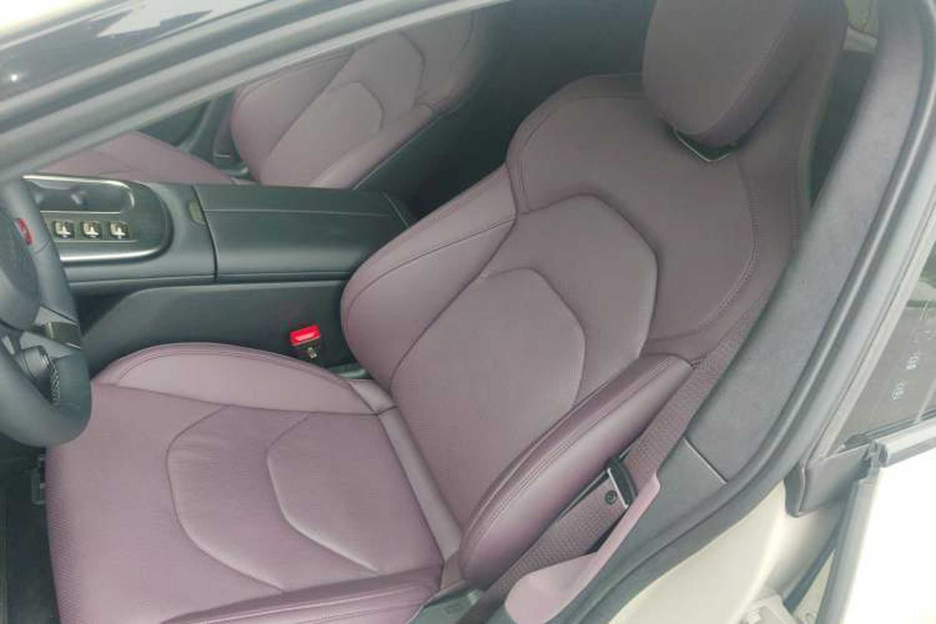 Used Xiaomi Auto SU7 2024 Four-Wheel Drive Ultra-Long Range Advanced Intelligent Driving Max Edition Left Front Seat