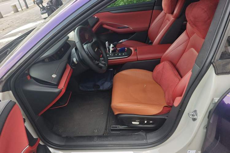 Used Xiaomi Auto SU7 2024 Four-Wheel Drive Ultra-Long Range Advanced Intelligent Driving Max Edition Left Front Seat