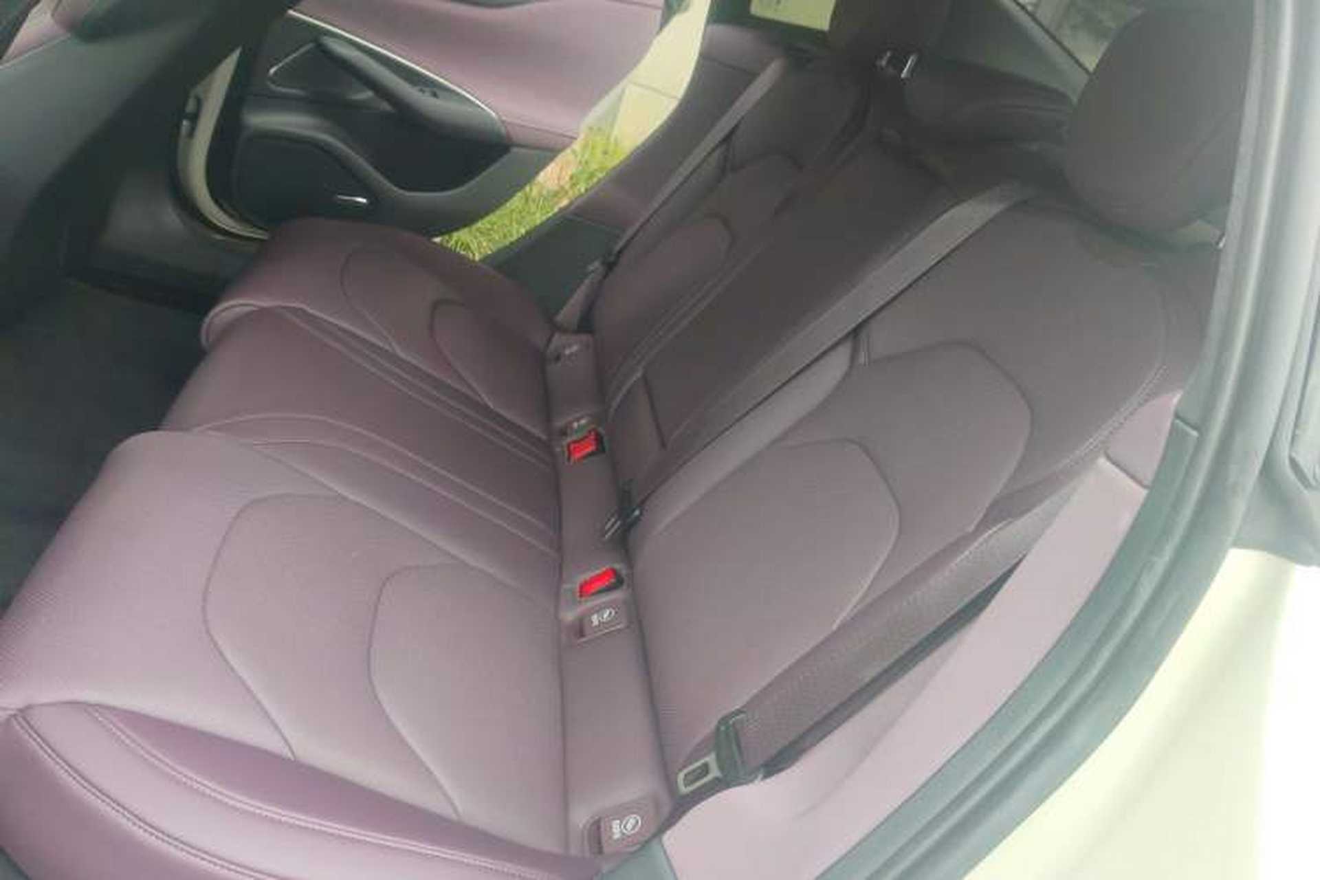 Used Xiaomi Auto SU7 2024 Four-Wheel Drive Ultra-Long Range Advanced Intelligent Driving Max Edition Left Rear Seat