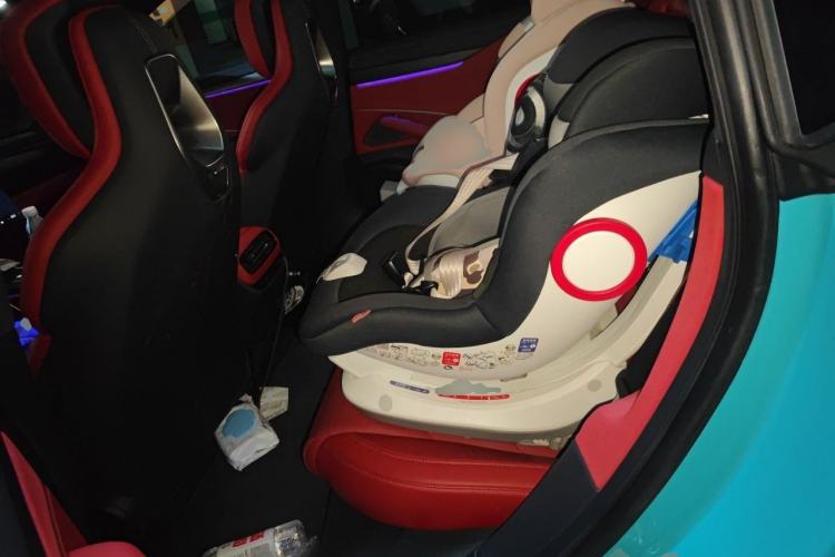 Used Xiaomi Auto SU7 2024 Four-Wheel Drive Ultra-Long Range Advanced Intelligent Driving Max Edition Left Rear Seat