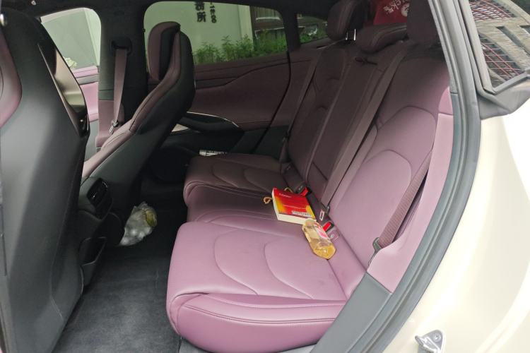 Used Xiaomi Auto SU7 2024 Rear-Drive Ultra-Long Range Advanced Pro-Level Intelligent Driving Version Left Rear Seat