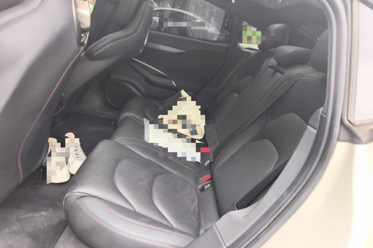Used Xiaomi Auto SU7 2024 Rear-Drive Ultra-Long Range Advanced Pro-Level Intelligent Driving Version Left Rear Seat