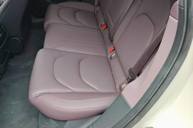 Used Xiaomi Auto SU7 2024 Rear-Drive Long-Range Intelligent Driving Version Left Rear Seat