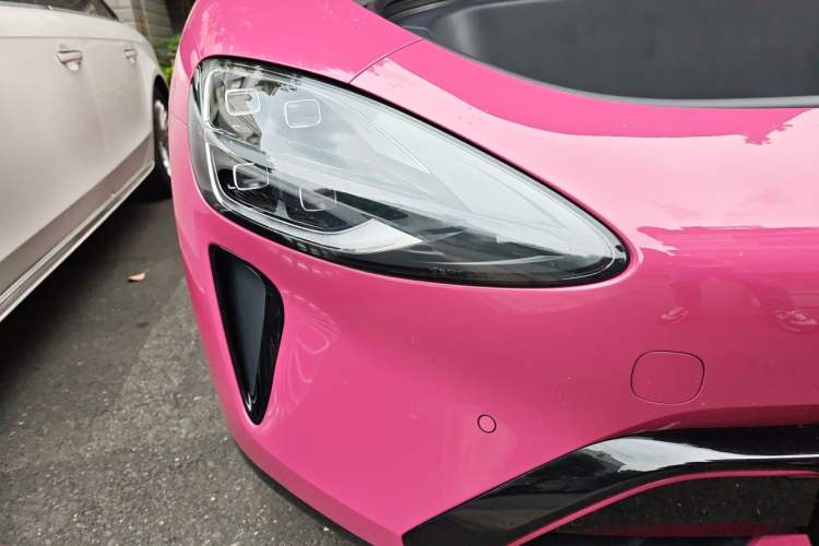 Used Xiaomi Auto SU7 2024 Four-Wheel Drive Ultra-Long Range Advanced Intelligent Driving Max Edition Right Front Headlight