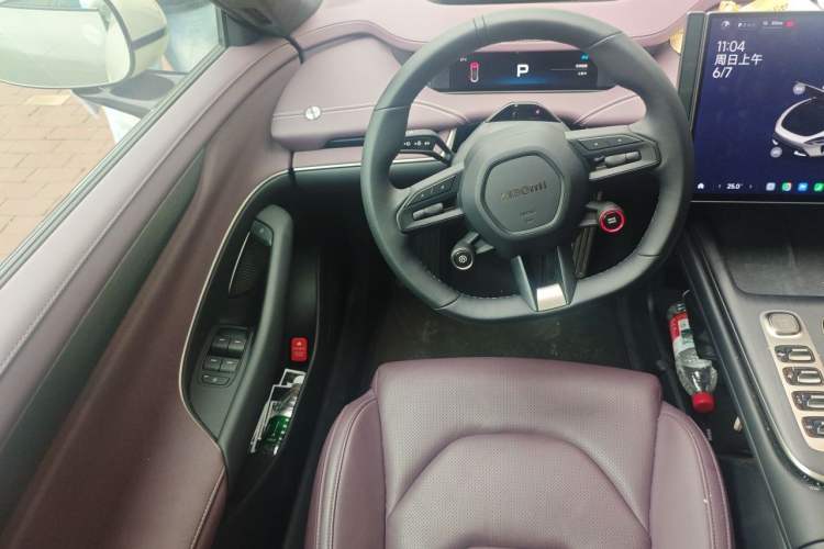 Used Xiaomi Auto SU7 2024 Four-Wheel Drive Ultra-Long Range Advanced Intelligent Driving Max Edition Steering Wheel