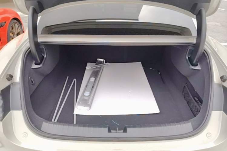 Used Xiaomi Auto SU7 2024 Rear-Drive Long-Range Intelligent Driving Version Trunk