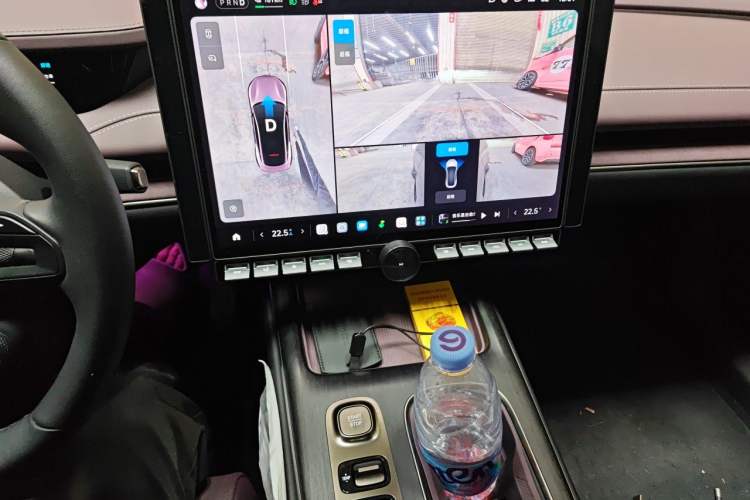 Used Xiaomi Auto SU7 2024 Four-Wheel Drive Ultra-Long Range Advanced Intelligent Driving Max Edition Audio And AC Panel