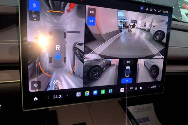 Used Xiaomi Auto SU7 2024 Four-Wheel Drive Ultra-Long Range Advanced Intelligent Driving Max Edition Audio And AC Panel