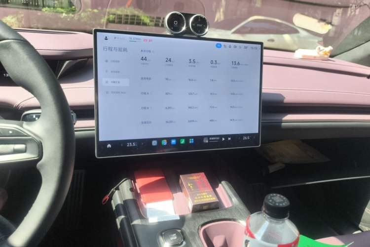 Used Xiaomi Auto SU7 2024 Four-Wheel Drive Ultra-Long Range Advanced Intelligent Driving Max Edition Audio And AC Panel