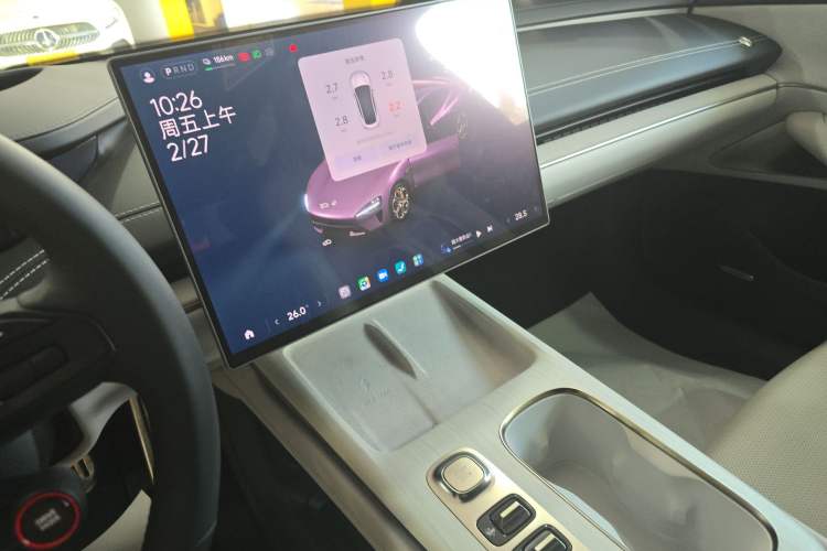 Used Xiaomi Auto SU7 2024 Four-Wheel Drive Ultra-Long Range Advanced Intelligent Driving Max Edition Audio And AC Panel