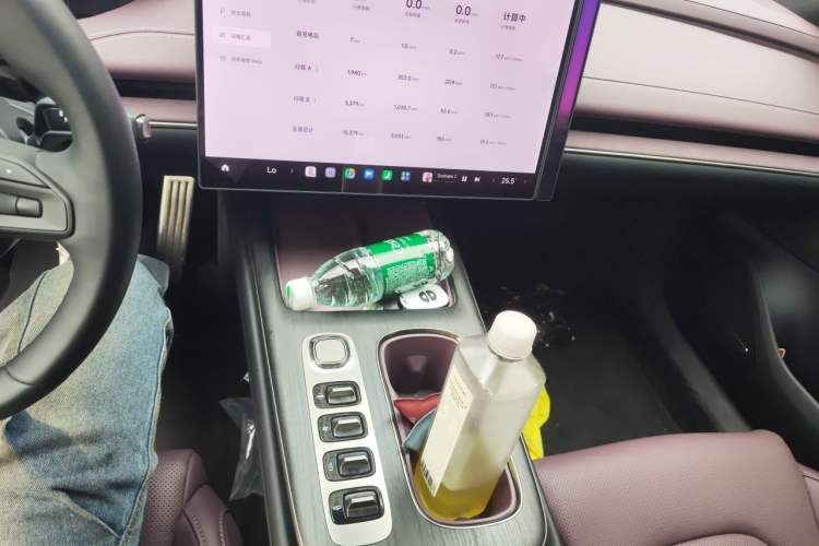 Used Xiaomi Auto SU7 2024 Four-Wheel Drive Ultra-Long Range Advanced Intelligent Driving Max Edition Audio And AC Panel