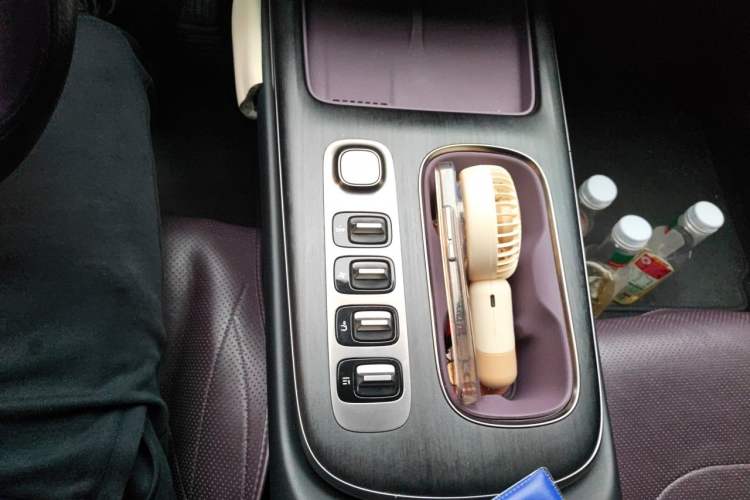 Used Xiaomi Auto SU7 2024 Rear-Drive Ultra-Long Range Advanced Pro-Level Intelligent Driving Version Audio And AC Panel