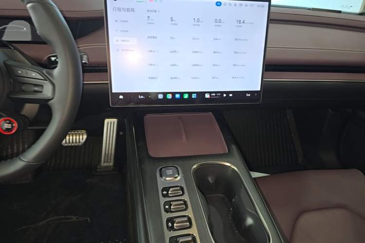 Used Xiaomi Auto SU7 2024 Four-Wheel Drive Ultra-Long Range Advanced Intelligent Driving Max Edition Audio And AC Panel