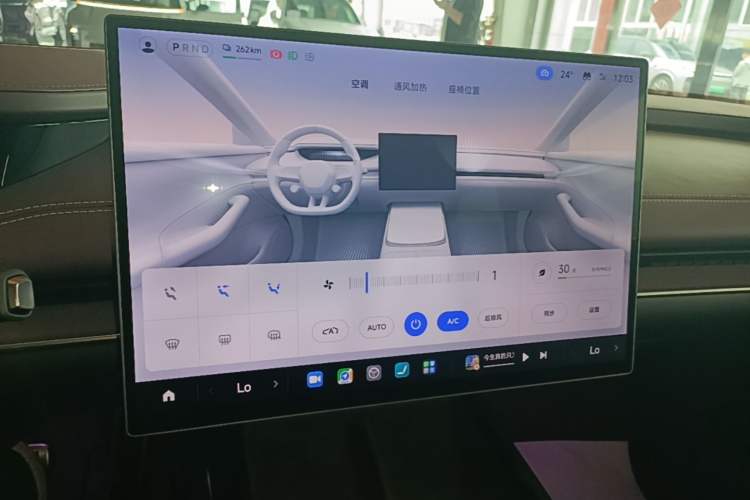 Used Xiaomi Auto SU7 2024 Four-Wheel Drive Ultra-Long Range Advanced Intelligent Driving Max Edition Audio And AC Panel
