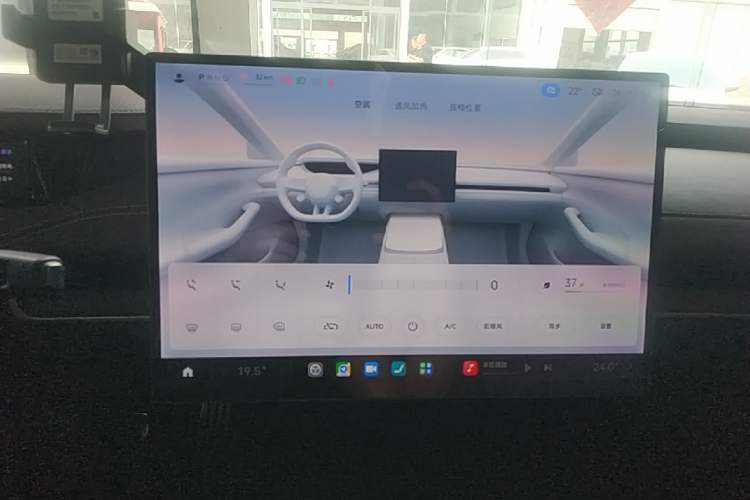 Used Xiaomi Auto SU7 2024 Four-Wheel Drive Ultra-Long Range Advanced Intelligent Driving Max Edition Audio And AC Panel