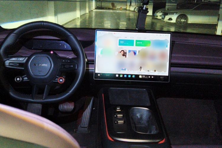 Used Xiaomi Auto SU7 2024 Rear-Drive Long-Range Intelligent Driving Version Center Console