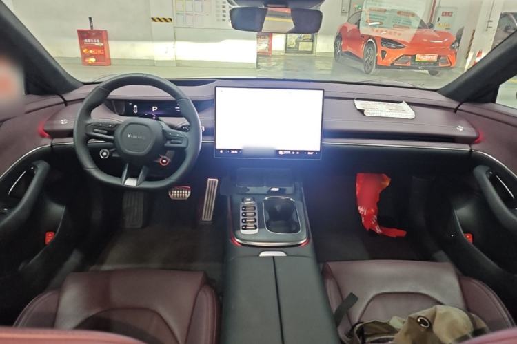 Used Xiaomi Auto SU7 2024 Four-Wheel Drive Ultra-Long Range Advanced Intelligent Driving Max Edition Center Console