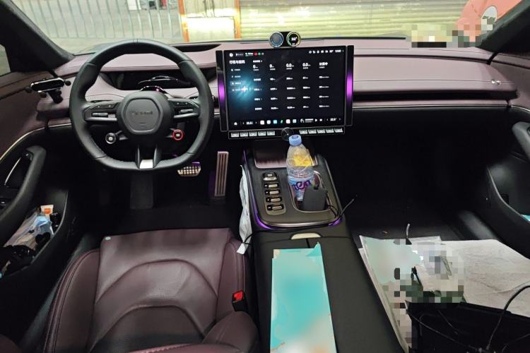 Used Xiaomi Auto SU7 2024 Four-Wheel Drive Ultra-Long Range Advanced Intelligent Driving Max Edition Center Console