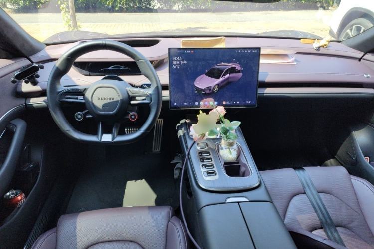 Used Xiaomi Auto SU7 2024 Four-Wheel Drive Ultra-Long Range Advanced Intelligent Driving Max Edition Center Console