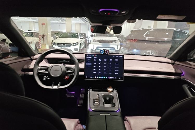Used Xiaomi Auto SU7 2024 Four-Wheel Drive Ultra-Long Range Advanced Intelligent Driving Max Edition Center Console