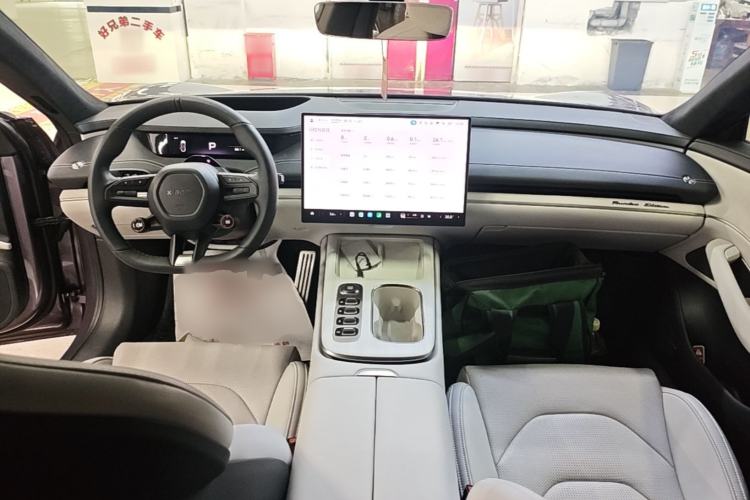 Used Xiaomi Auto SU7 2024 Four-Wheel Drive Ultra-Long Range Advanced Intelligent Driving Max Edition Center Console