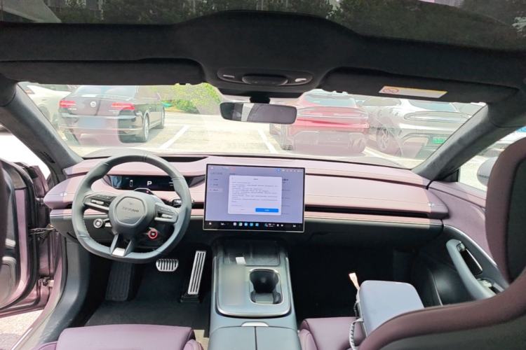 Used Xiaomi Auto SU7 2024 Four-Wheel Drive Ultra-Long Range Advanced Intelligent Driving Max Edition Center Console