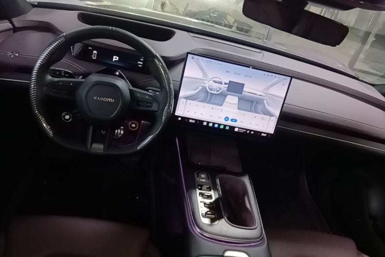Used Xiaomi Auto SU7 2024 Four-Wheel Drive Ultra-Long Range Advanced Intelligent Driving Max Edition Center Console