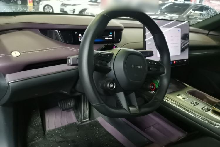 Used Xiaomi Auto SU7 2024 Rear-Drive Long-Range Intelligent Driving Version Center Console
