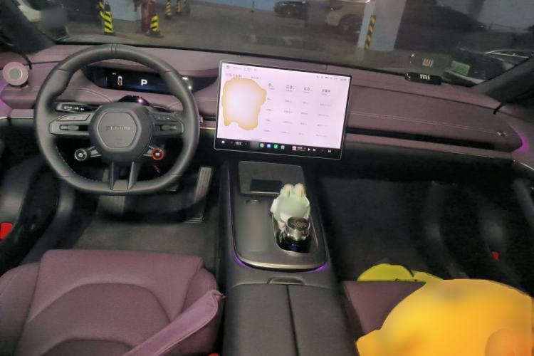 Used Xiaomi Auto SU7 2024 Rear-Drive Ultra-Long Range Advanced Pro-Level Intelligent Driving Version Center Console