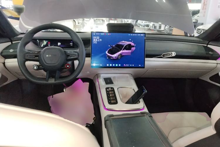 Used Xiaomi Auto SU7 2024 Four-Wheel Drive Ultra-Long Range Advanced Intelligent Driving Max Edition Center Console