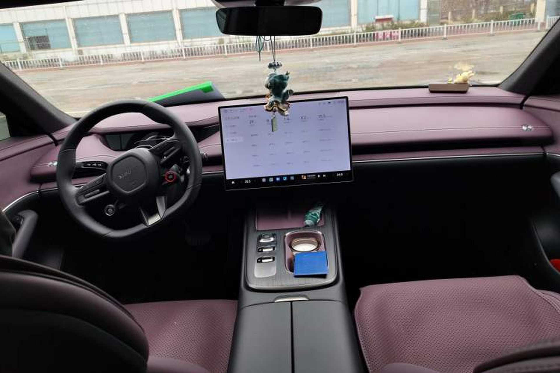 Used Xiaomi Auto SU7 2024 Rear-Drive Long-Range Intelligent Driving Version Center Console