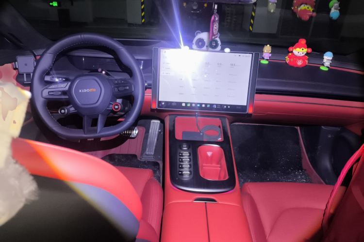 Used Xiaomi Auto SU7 2024 Four-Wheel Drive Ultra-Long Range Advanced Intelligent Driving Max Edition Center Console