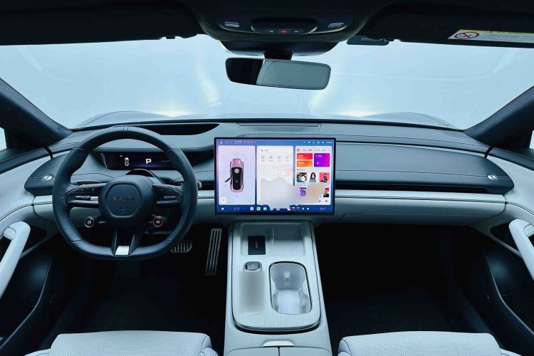 Used Xiaomi Auto SU7 2024 Four-Wheel Drive Ultra-Long Range Advanced Intelligent Driving Max Edition Center Console