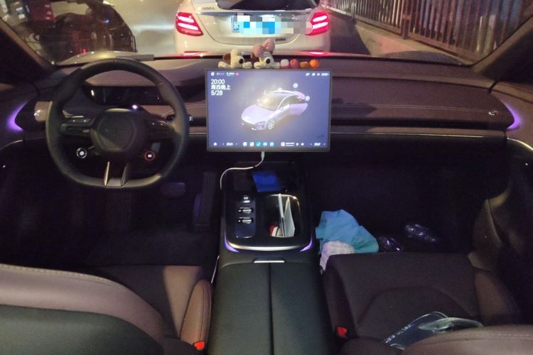 Used Xiaomi Auto SU7 2024 Rear-Drive Long-Range Intelligent Driving Version Center Console
