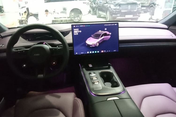 Used Xiaomi Auto SU7 2024 Rear-Drive Long-Range Intelligent Driving Version Center Console