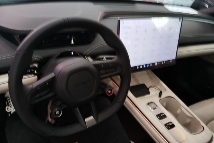Used Xiaomi Auto SU7 2024 Rear-Drive Long-Range Intelligent Driving Version Center Console