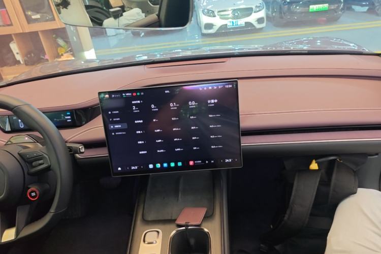 Used Xiaomi Auto SU7 2024 Rear-Drive Long-Range Intelligent Driving Version Center Console