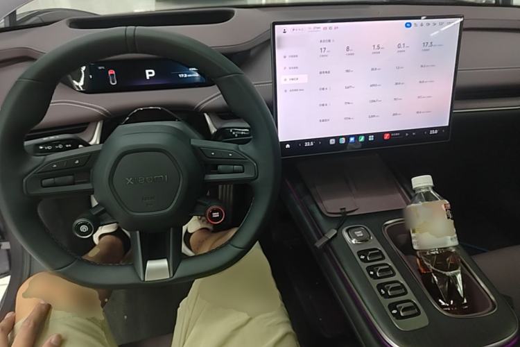 Used Xiaomi Auto SU7 2024 Four-Wheel Drive Ultra-Long Range Advanced Intelligent Driving Max Edition Center Console
