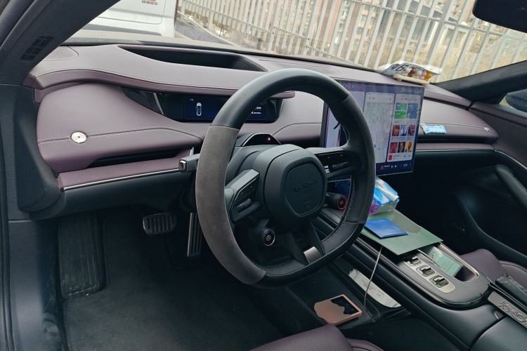 Used Xiaomi Auto SU7 2024 Four-Wheel Drive Ultra-Long Range Advanced Intelligent Driving Max Edition Center Console