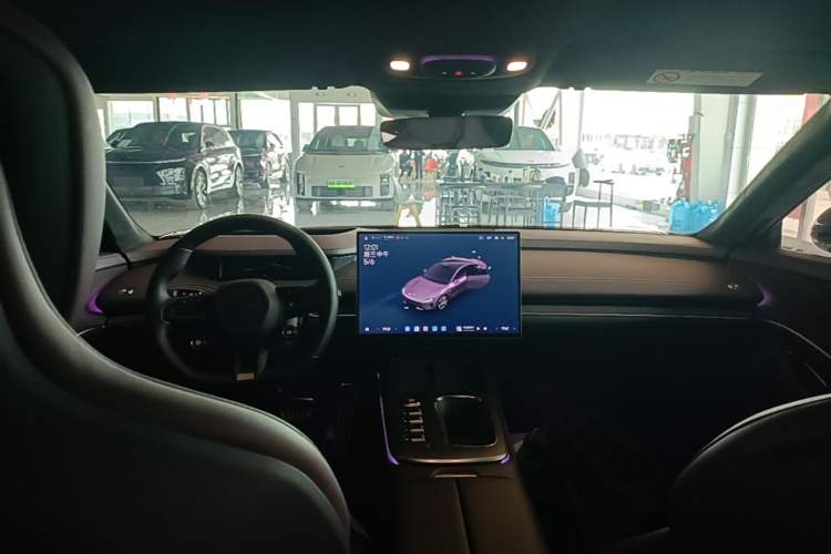 Used Xiaomi Auto SU7 2024 Four-Wheel Drive Ultra-Long Range Advanced Intelligent Driving Max Edition Center Console