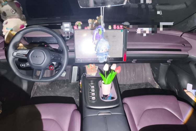 Used Xiaomi Auto SU7 2024 Four-Wheel Drive Ultra-Long Range Advanced Intelligent Driving Max Edition Center Console