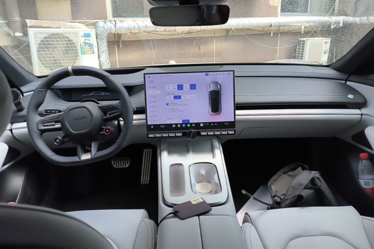 Used Xiaomi Auto SU7 2024 Four-Wheel Drive Ultra-Long Range Advanced Intelligent Driving Max Edition Center Console