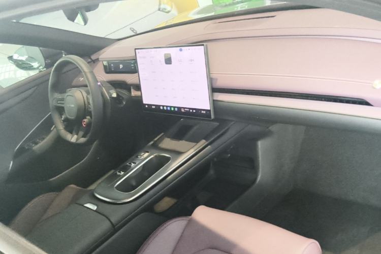 Used Xiaomi Auto SU7 2024 Rear-Drive Long-Range Intelligent Driving Version Center Console