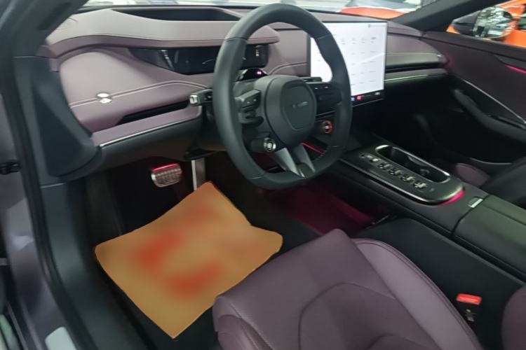 Used Xiaomi Auto SU7 2024 Four-Wheel Drive Ultra-Long Range Advanced Intelligent Driving Max Edition Center Console